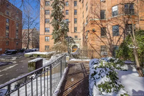 824 Bronx River Road Bronxville NY 10708