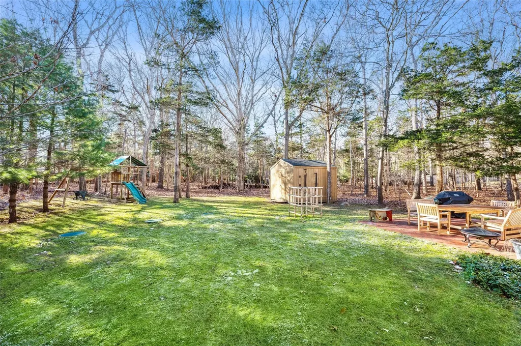 34 Underwood Drive East Hampton NY 11937