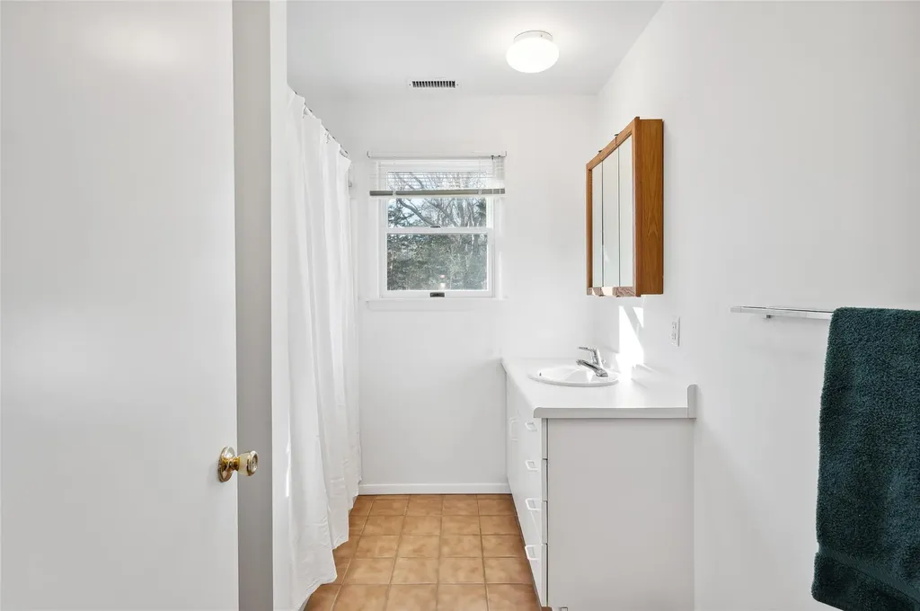 34 Underwood Drive East Hampton NY 11937