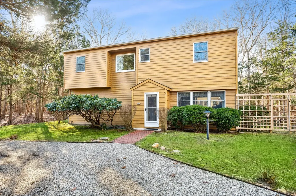 34 Underwood Drive East Hampton NY 11937