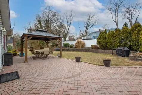 30 Amagansett Drive Sound Beach NY 11789