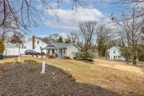 30 Amagansett Drive Sound Beach NY 11789