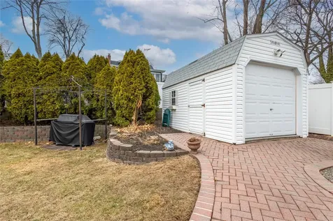 30 Amagansett Drive Sound Beach NY 11789