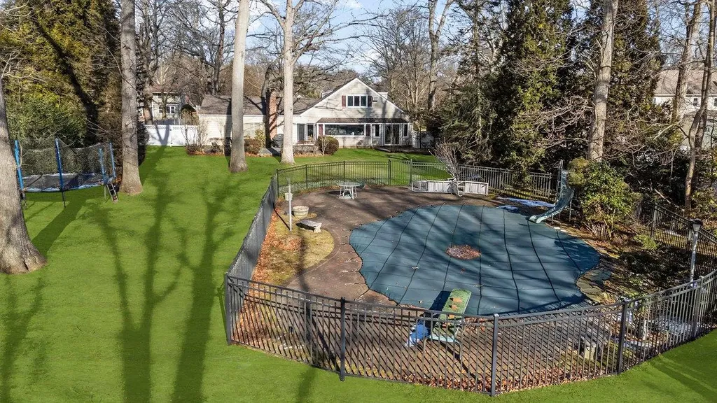 9 Hickory Hill Road Dix Hills NY 11746