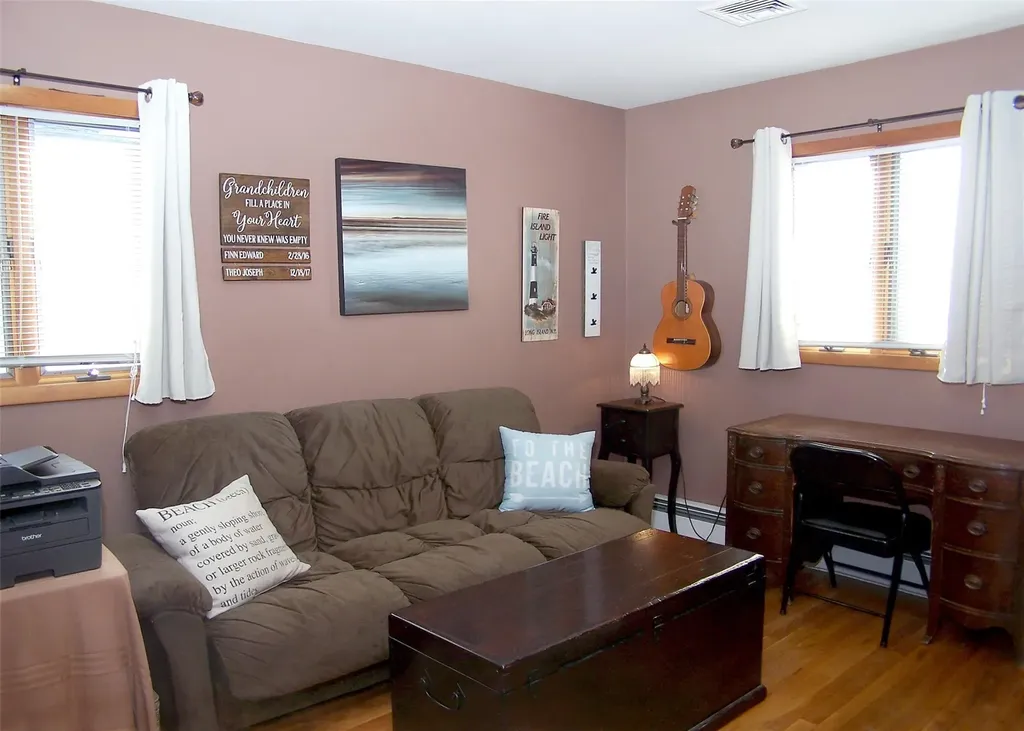 61 Glasgow Avenue Deer Park NY 11729