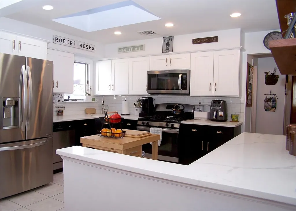 61 Glasgow Avenue Deer Park NY 11729