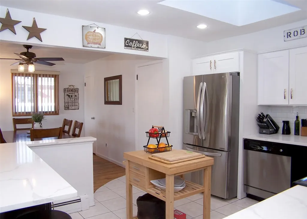 61 Glasgow Avenue Deer Park NY 11729