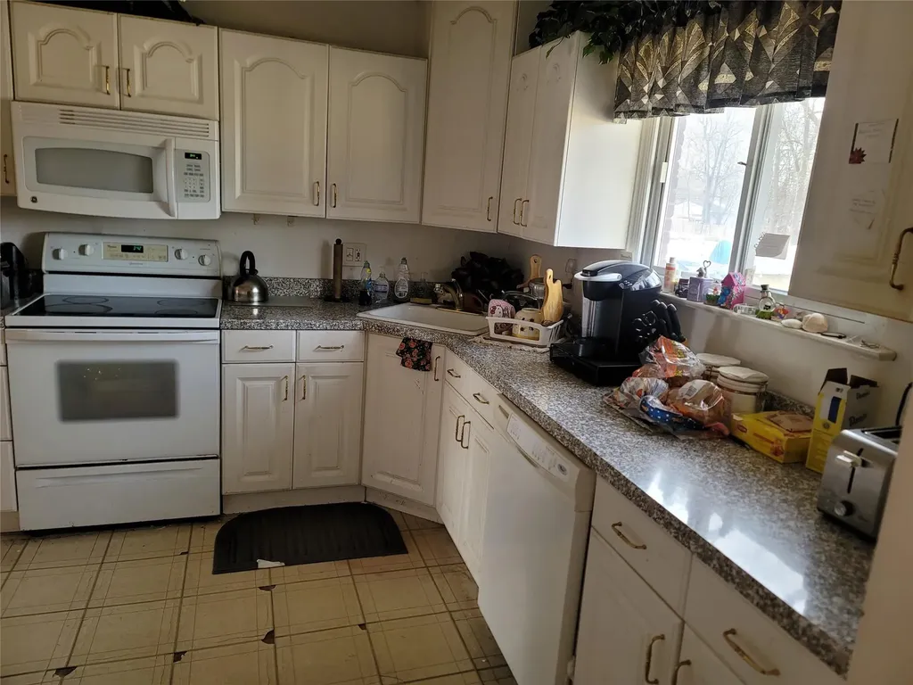 39 Wolfhollow Road Centereach NY 11720