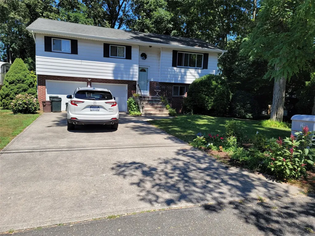 39 Wolfhollow Road Centereach NY 11720