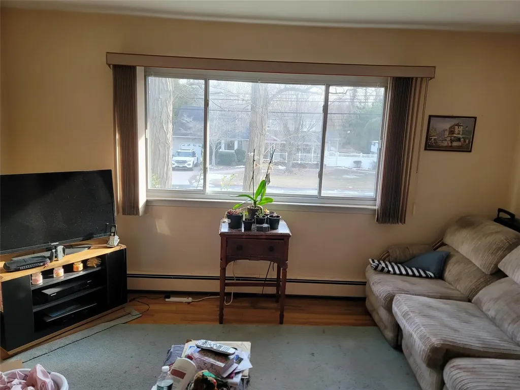 39 Wolfhollow Road Centereach NY 11720