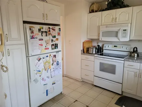 39 Wolfhollow Road Centereach NY 11720