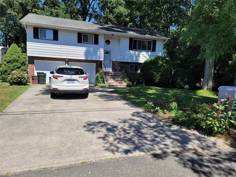 39 Wolfhollow Road Centereach NY 11720