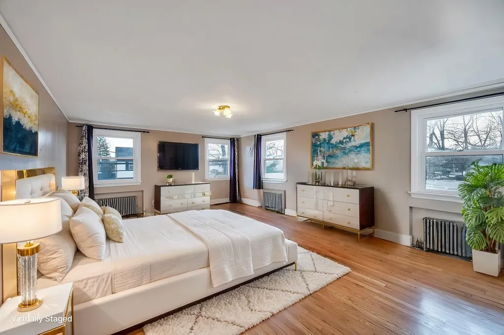 4 Oxford Drive Freeport NY 11520