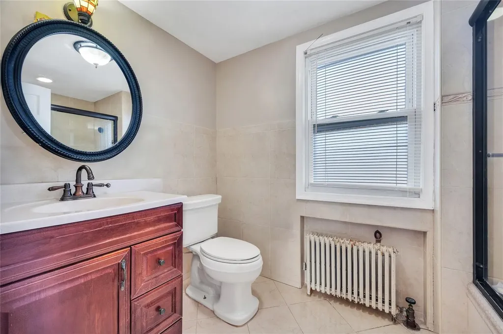 4 Oxford Drive Freeport NY 11520