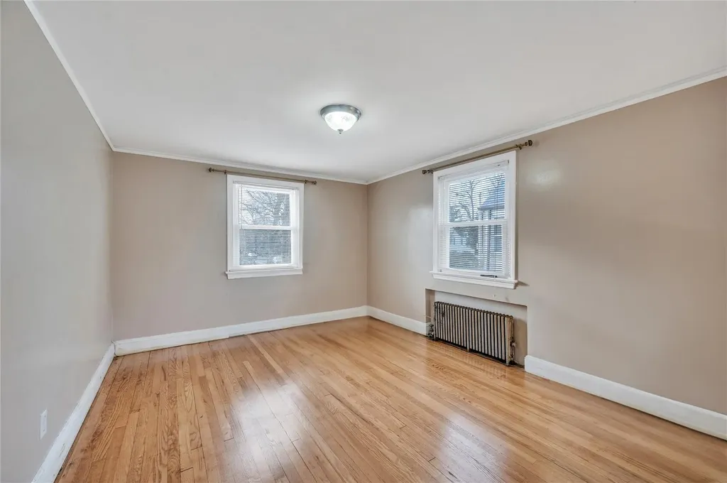 4 Oxford Drive Freeport NY 11520