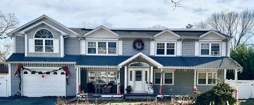 52 Newton Boulevard Ronkonkoma NY 11779