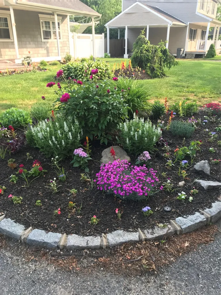 52 Newton Boulevard Ronkonkoma NY 11779