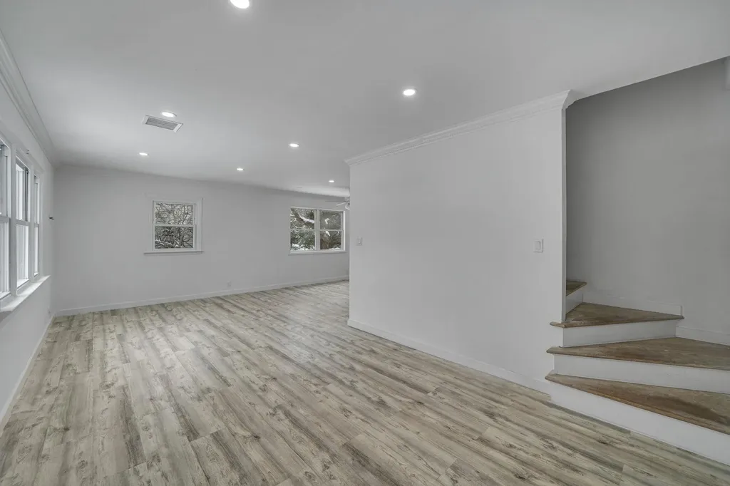 7 Cora Court Hampton Bays NY 11946