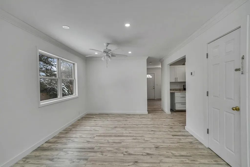 7 Cora Court Hampton Bays NY 11946