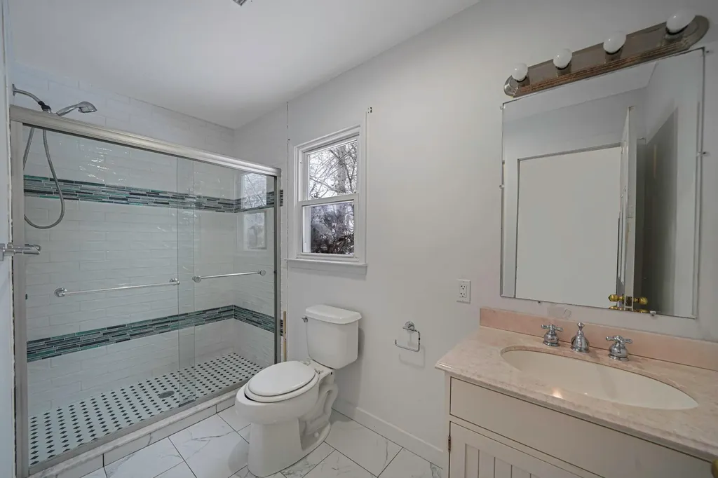 7 Cora Court Hampton Bays NY 11946