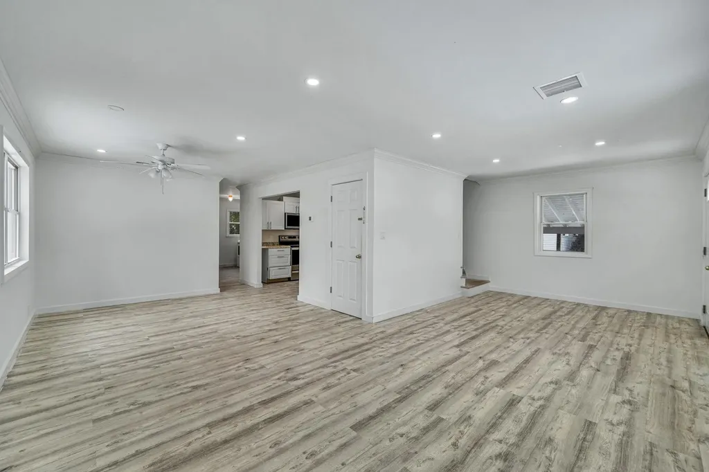 7 Cora Court Hampton Bays NY 11946