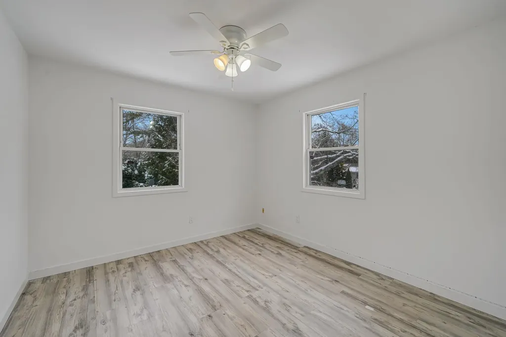7 Cora Court Hampton Bays NY 11946