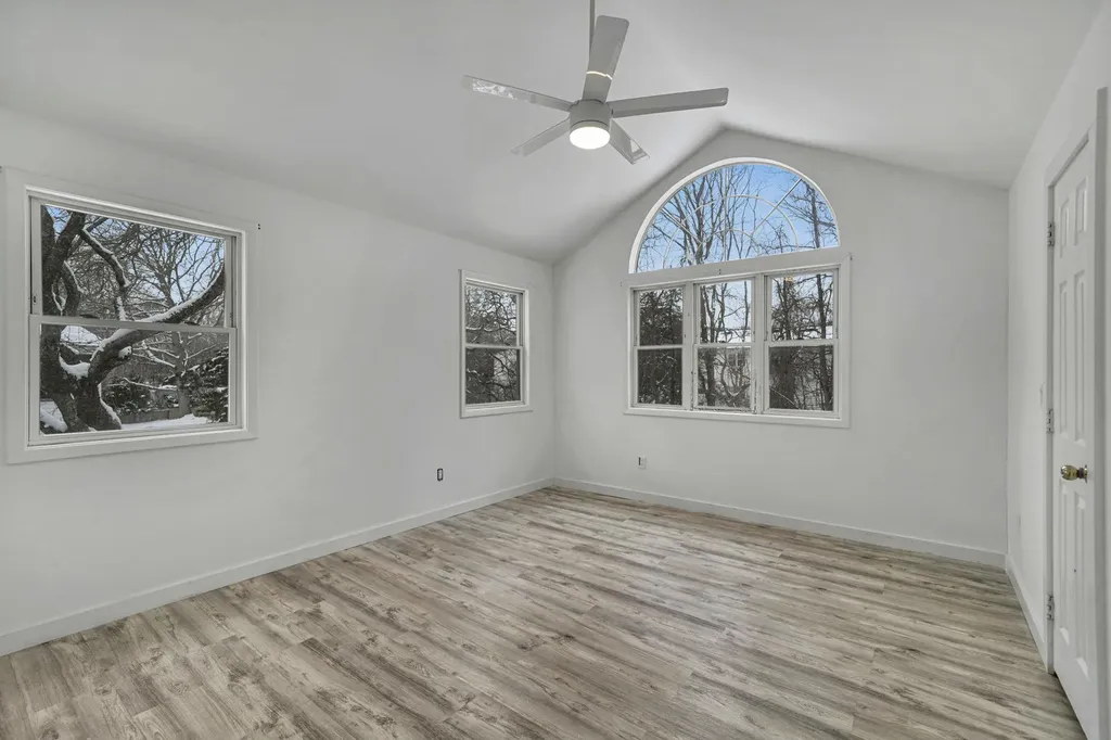 7 Cora Court Hampton Bays NY 11946