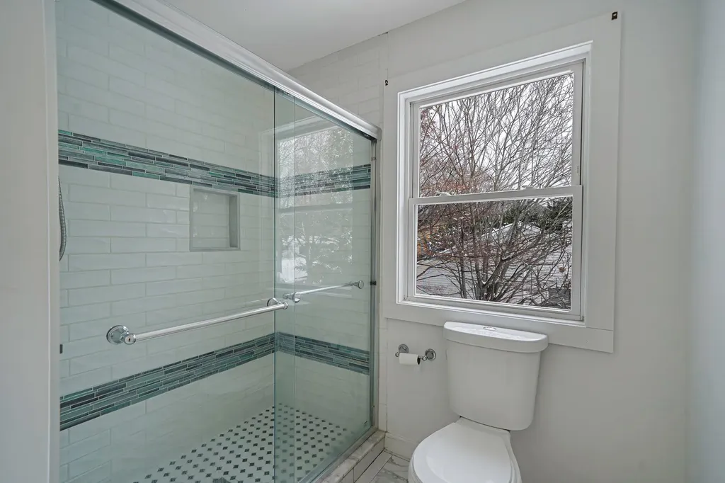 7 Cora Court Hampton Bays NY 11946