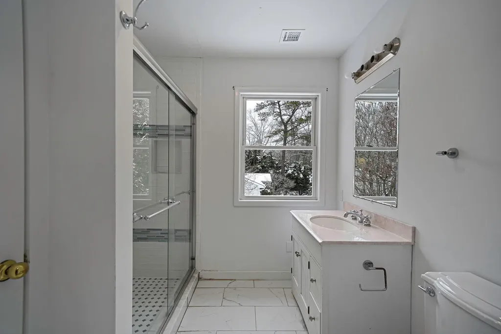 7 Cora Court Hampton Bays NY 11946