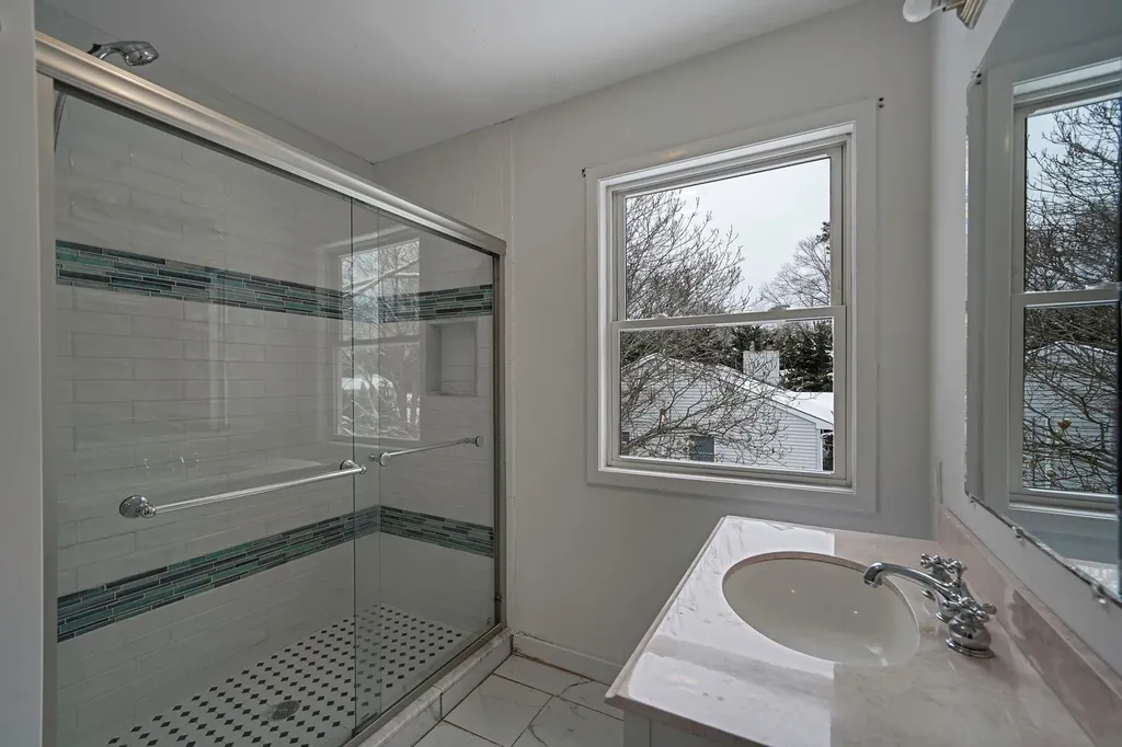 7 Cora Court Hampton Bays NY 11946