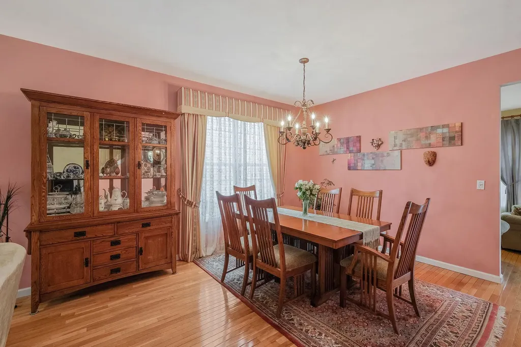 225 Pleasant Drive Bay Shore NY 11706