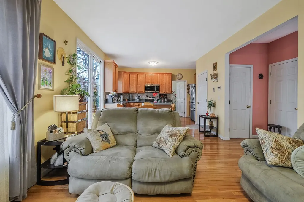 225 Pleasant Drive Bay Shore NY 11706
