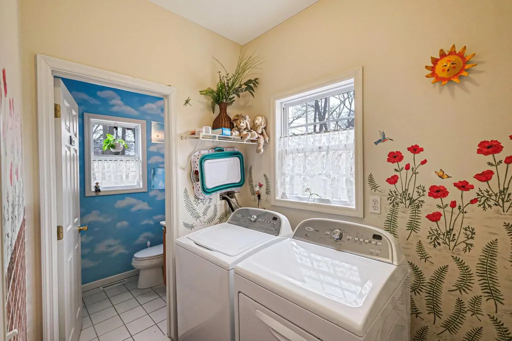 225 Pleasant Drive Bay Shore NY 11706