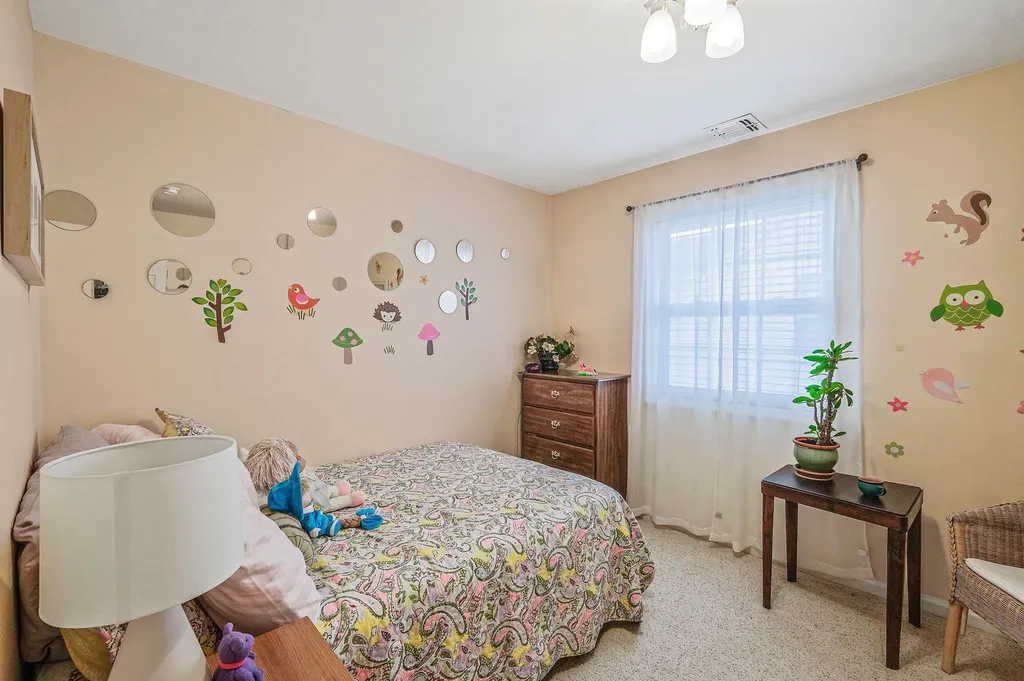 225 Pleasant Drive Bay Shore NY 11706