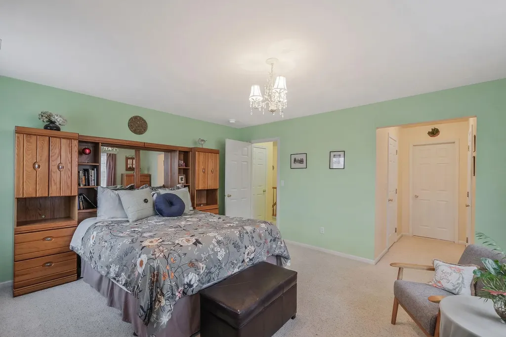 225 Pleasant Drive Bay Shore NY 11706