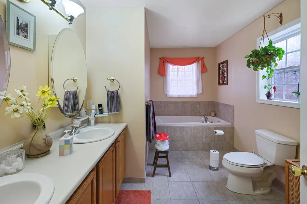 225 Pleasant Drive Bay Shore NY 11706