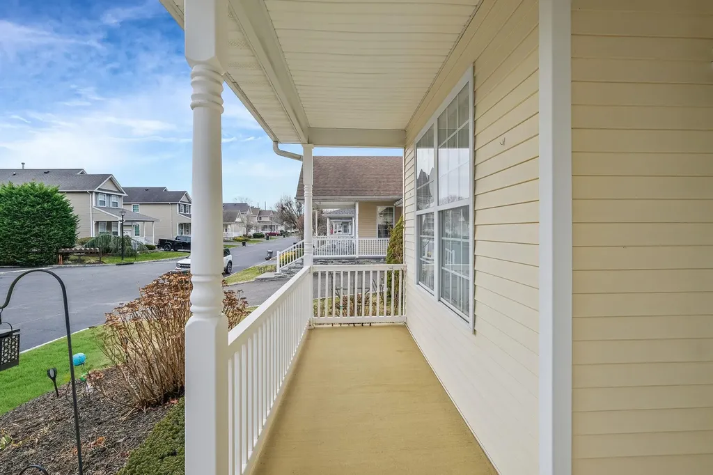 225 Pleasant Drive Bay Shore NY 11706