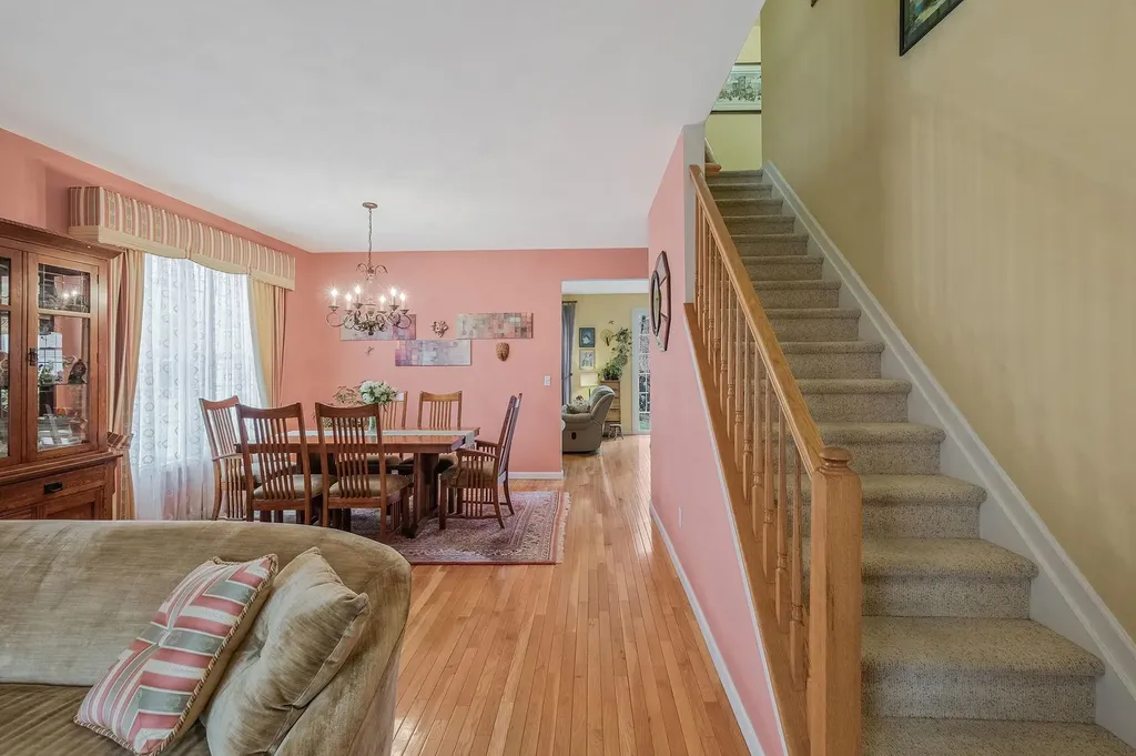 225 Pleasant Drive Bay Shore NY 11706