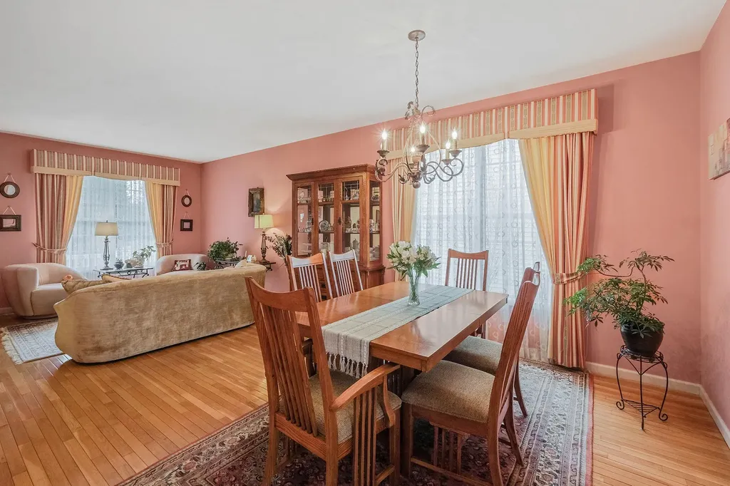 225 Pleasant Drive Bay Shore NY 11706