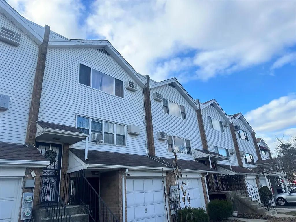 3607 Pratt Avenue Bronx NY 10466