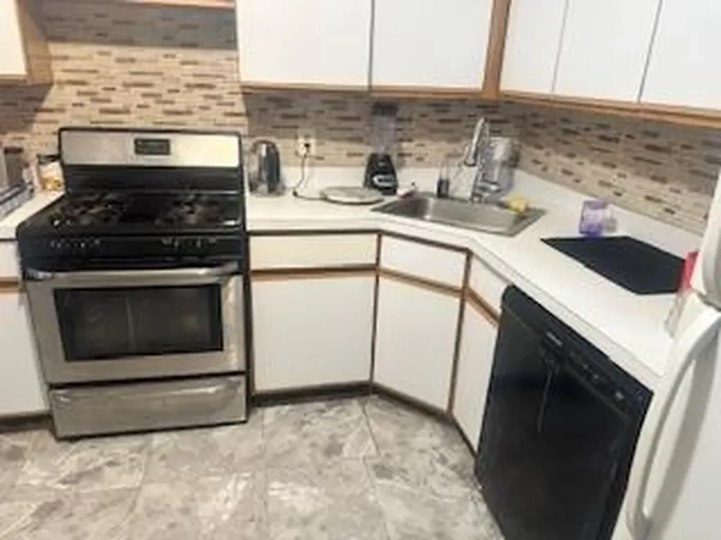 3607 Pratt Avenue Bronx NY 10466