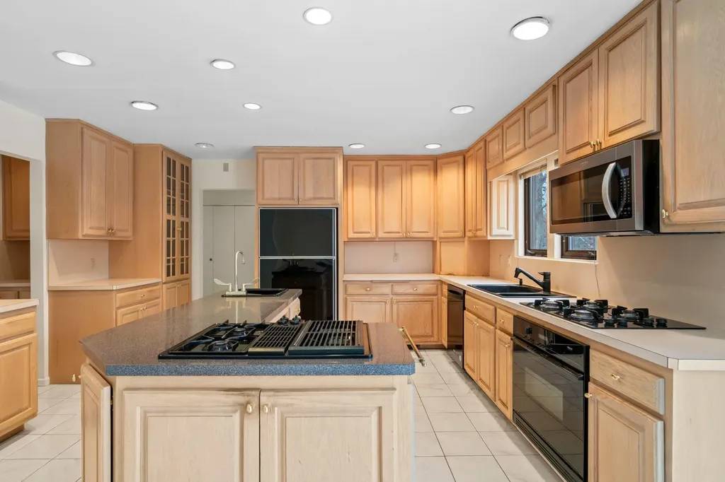 9 Talburn Lane Dix Hills NY 11746