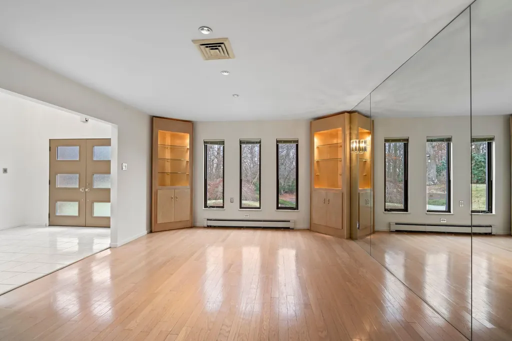 9 Talburn Lane Dix Hills NY 11746