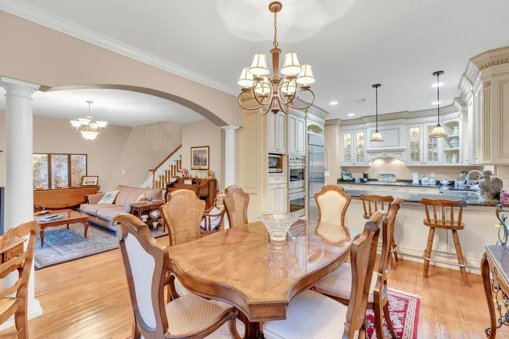 29 Daniels Way Bay Shore NY 11706