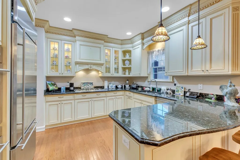 29 Daniels Way Bay Shore NY 11706