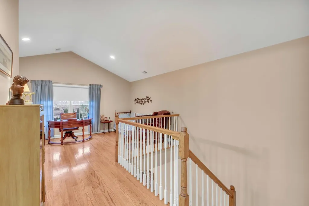 29 Daniels Way Bay Shore NY 11706
