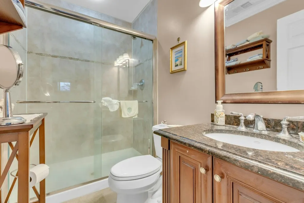 29 Daniels Way Bay Shore NY 11706