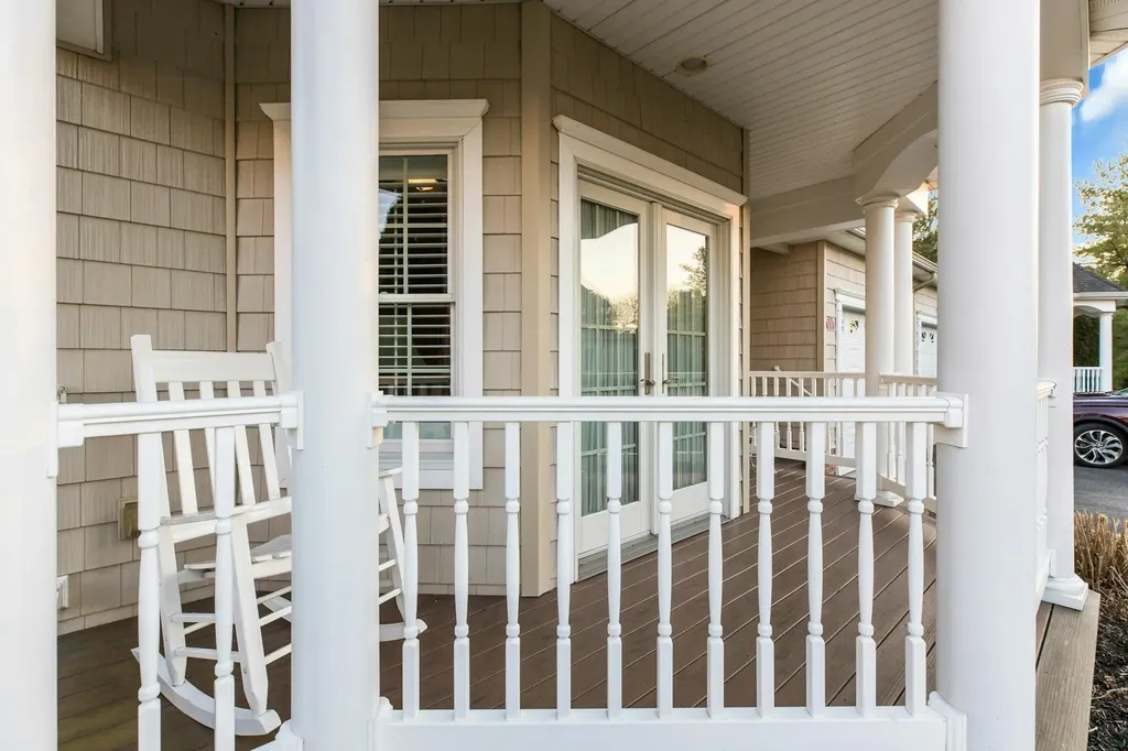29 Daniels Way Bay Shore NY 11706