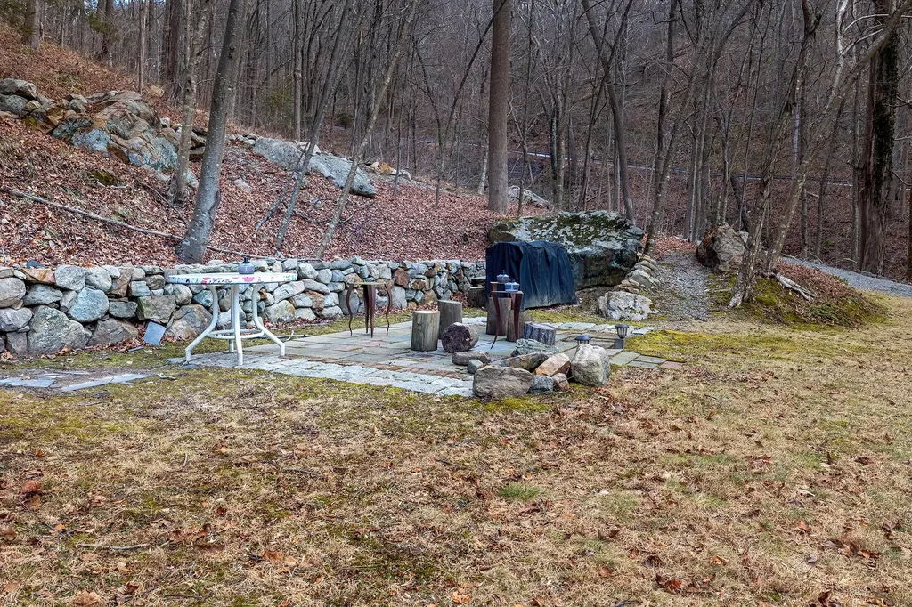 64 E Mountain Road N Cold Spring NY 10516