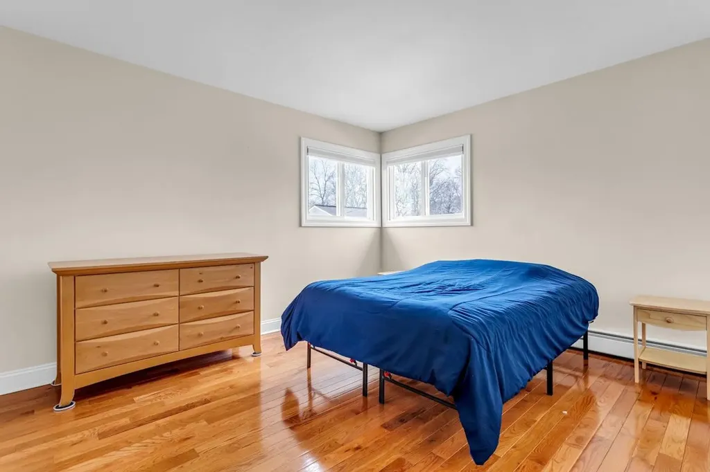 1825 Old Mill Road Merrick NY 11566